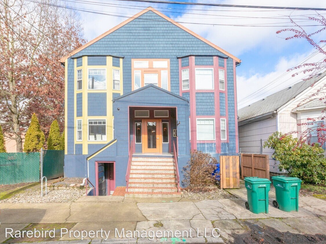Primary Photo - 73 NE Stanton St