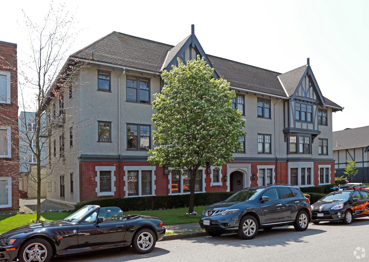 Building Photo - The Mount Royal