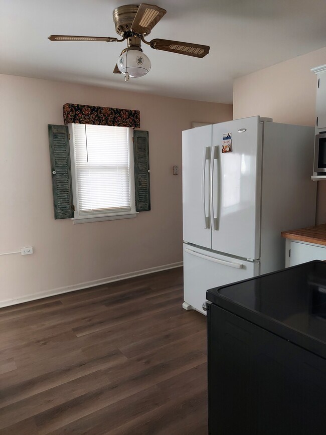 Cocina - 202 Renrose Ave