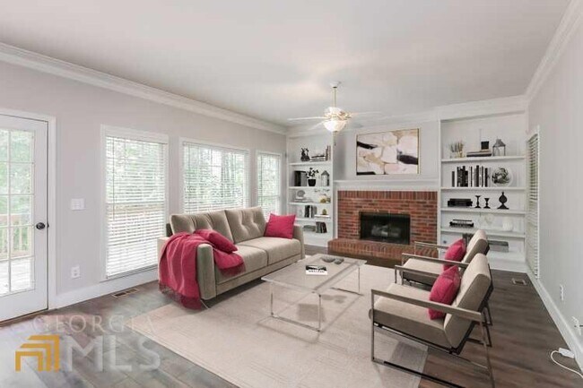 Building Photo - 2550 Highland Pointe Dr