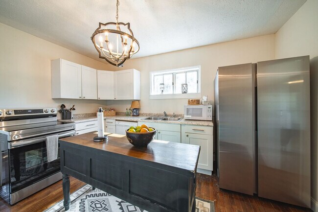 Foto del edificio - 161 Calhoun Rd