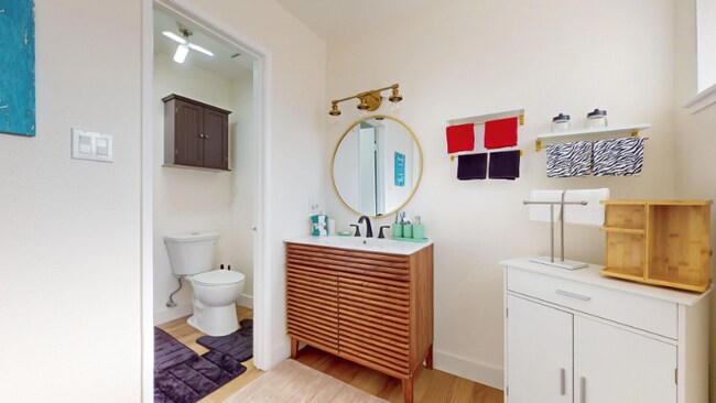 Foto del edificio - 7901 Aplin Ave