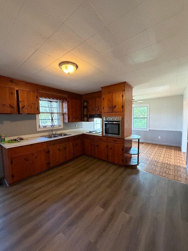 Foto del edificio - 708 Springfield Rd