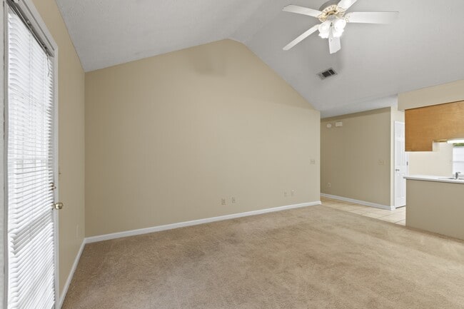 Building Photo - 684 Yeager Ln