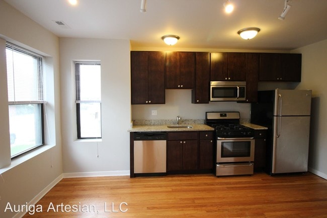 Building Photo - 6700 N Artesian Ave