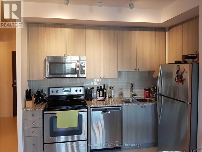 Building Photo - 68 Merton St