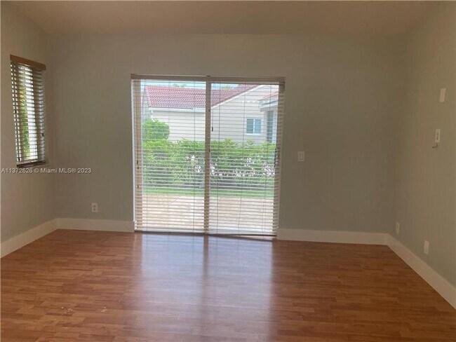 Foto del edificio - 4432 Dogwood Cir