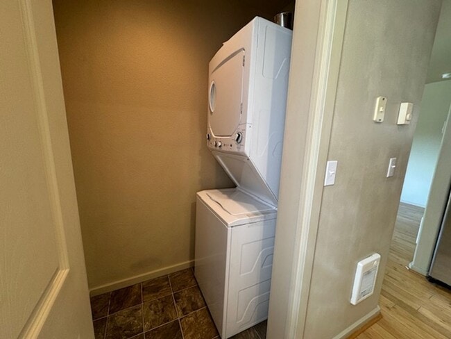 Building Photo - Move in special $500 off first months rent...