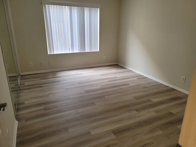 Foto del edificio - 1250 S Westgate Ave