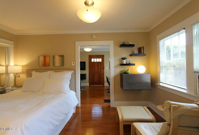 Building Photo - 303 N Hudson Ave