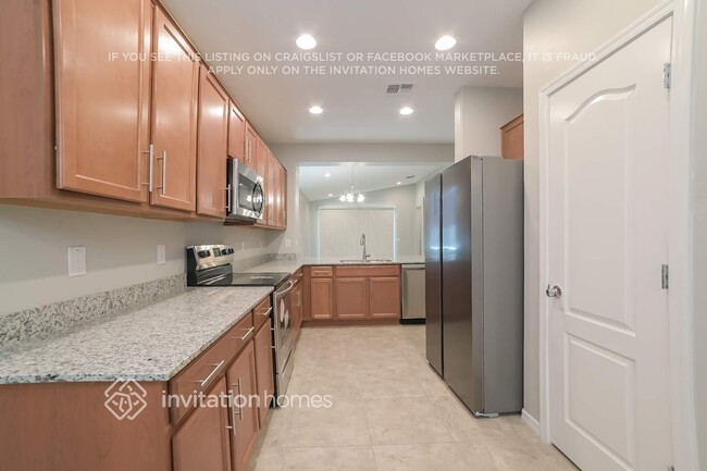 Foto del edificio - 7951 W Orange Dr