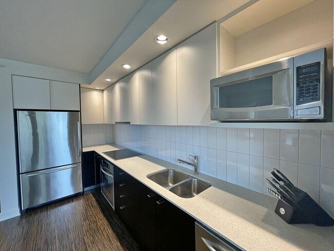 Photo du bâtiment - 750 W 12th Ave
