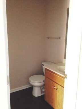 Building Photo - 2br Townhome Aaron Pl, Concord NC $800