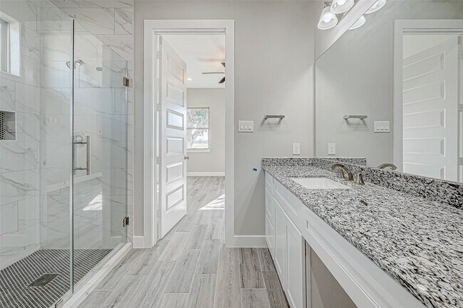 Foto del edificio - 3639 Needville Ave