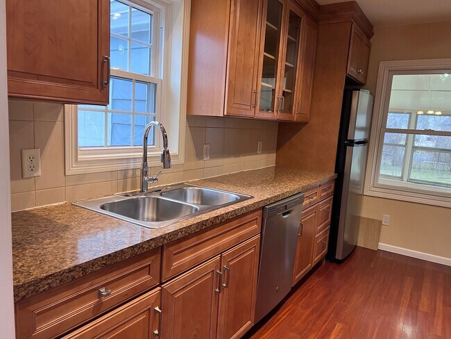 Building Photo - East Grand Rapids schools! 4 Bedroom Home