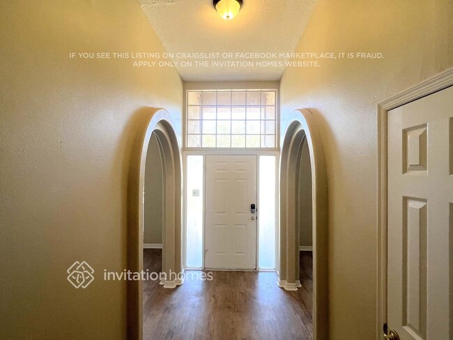 Building Photo - 14816 Pine Cone Trail