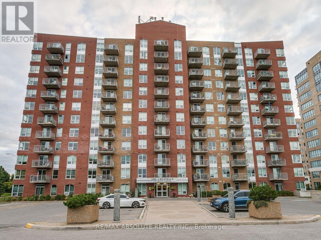 Photo principale - 120-1120 Grant Carman Dr
