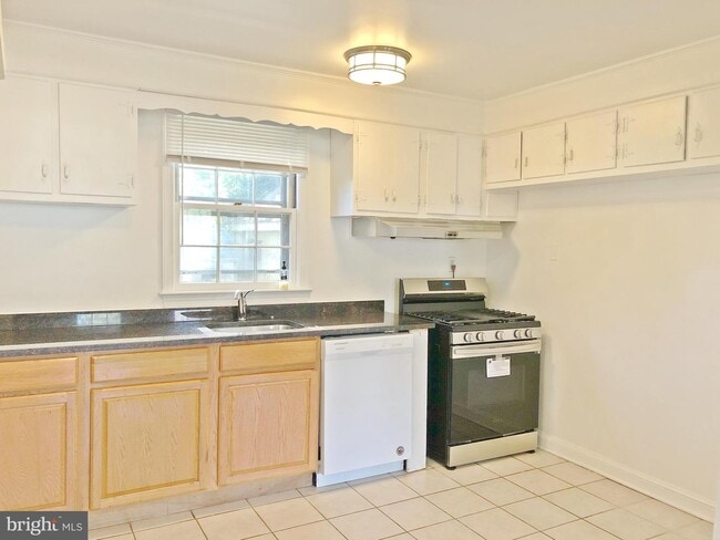 Building Photo - 1113 Agnew Dr