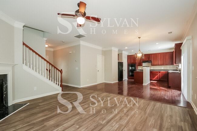 Building Photo - 2055 Valley Creek Dr