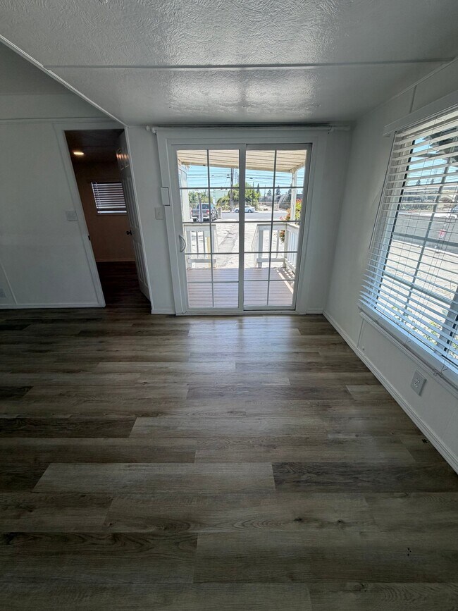 Foto del edificio - 435 E Gardena Blvd