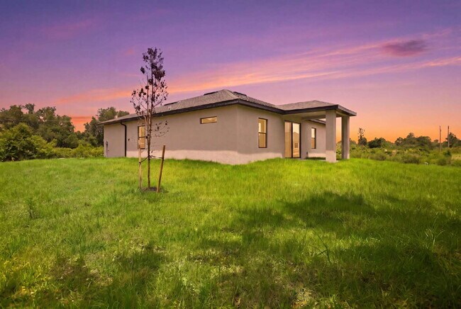 Foto del edificio - Brand New 4-Bedroom Gem with 2 Full Baths A Magical Space For Your Family!