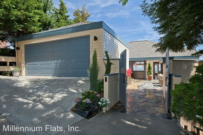 Building Photo - 4 br, 3.5 bath House - 7 Channing Way
