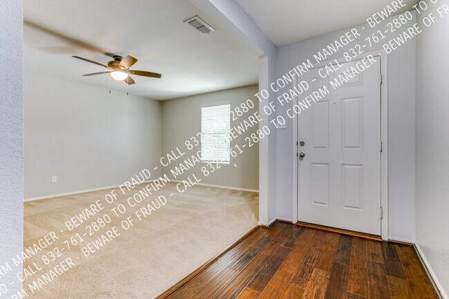 Foto del edificio - 1128 Foxglove Ln