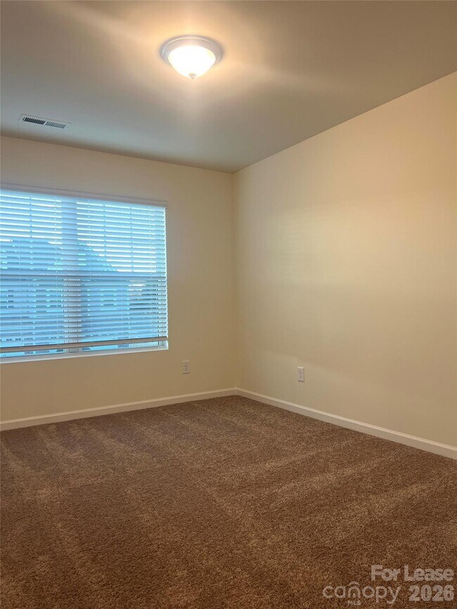 Foto del edificio - 7117 Bentz St