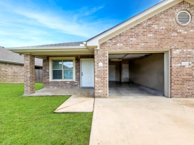 Foto del edificio - 4415 Brutus Ln