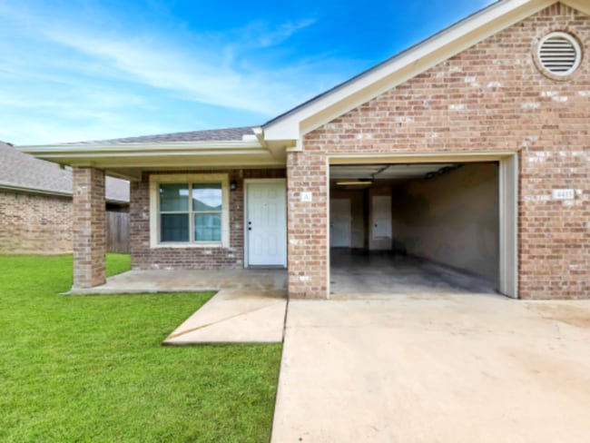 Building Photo - 4415 Brutus Ln