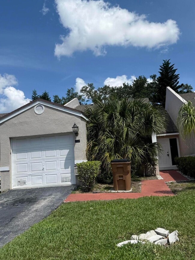 Building Photo - 5161 NW 11th Ln