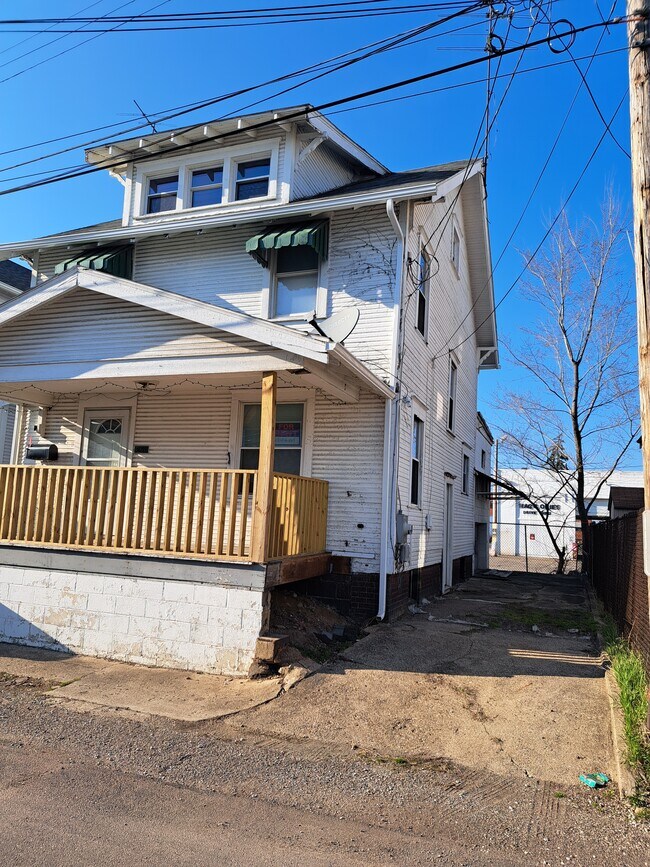 Driveway - 3059 Grove Pl SW