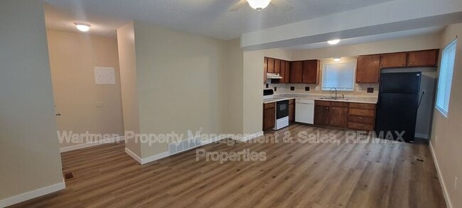 Building Photo - 1225 N Chestnut St