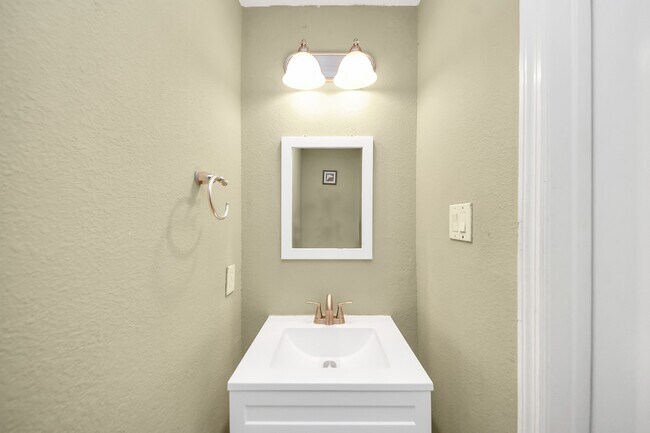 Building Photo - 13603 Palmer Springs Dr