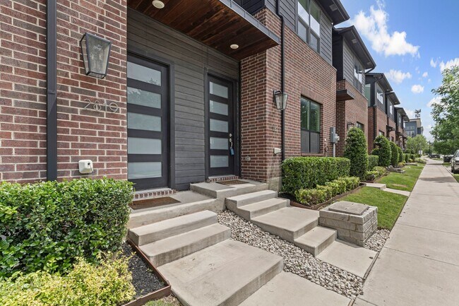 Foto del edificio - 3 BR, 2.1 Bath TCU area townhome