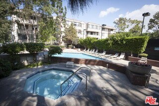 Building Photo - 310 Tahiti Way