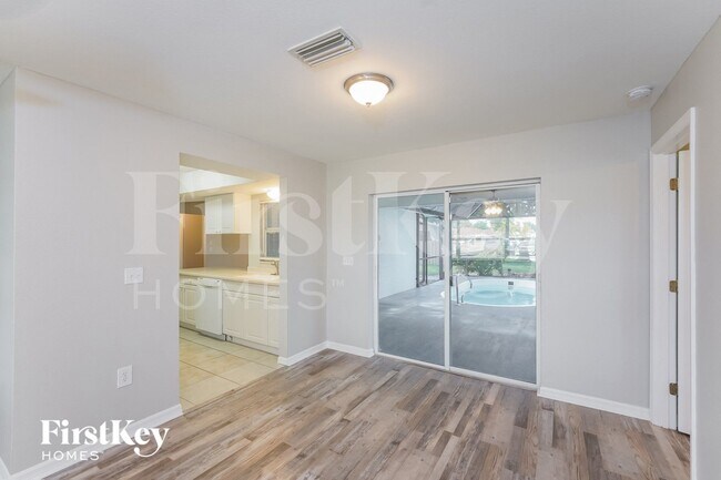 Foto del edificio - 136 Sunnyside St NW