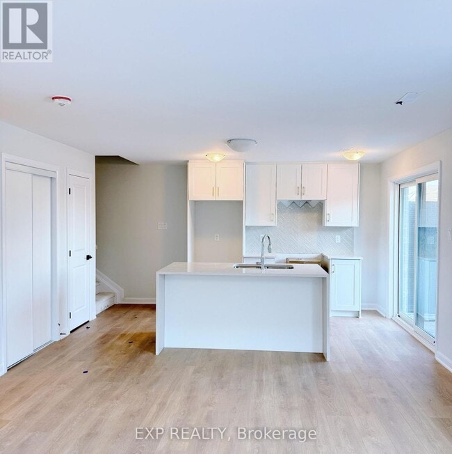 Building Photo - 1235 Creekway Private