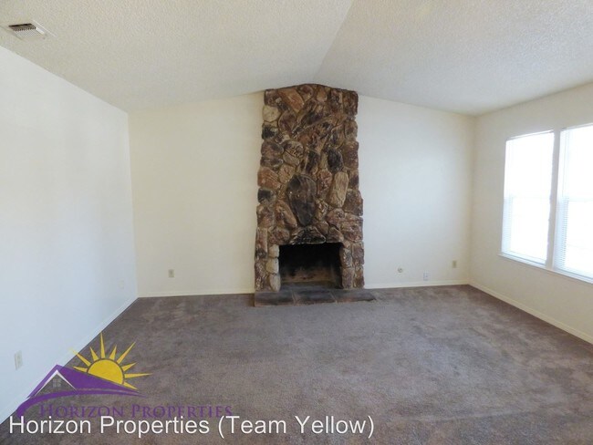 Building Photo - 3 br, 2 bath House - 1625 Klamath River Dr