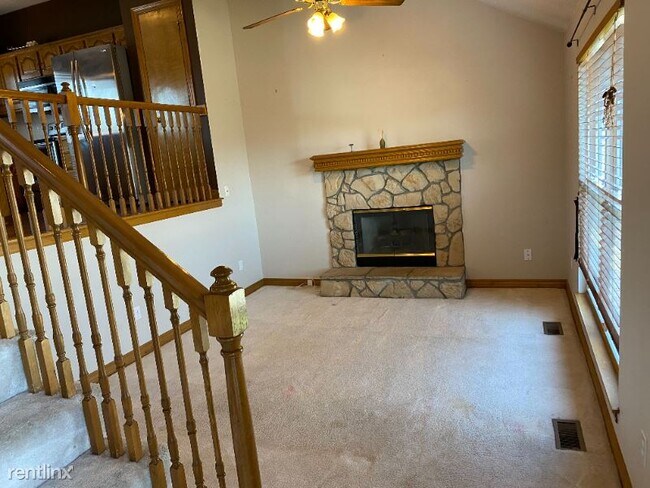 Building Photo - 4 br, 3 bath House - 7703 W 156th Ter