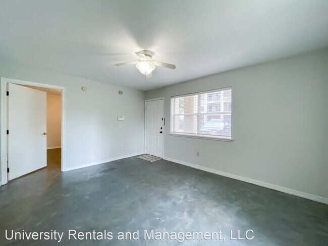 Foto del edificio - 1 br, 1 bath House - 2360 SW Archer Rd Uni...