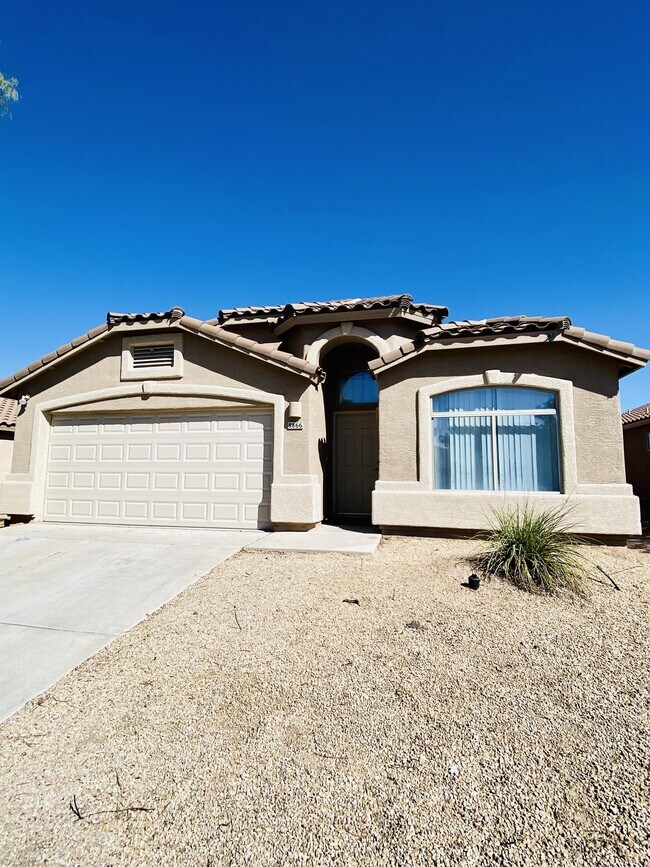 Foto del edificio - 8866 N Moonfire Dr