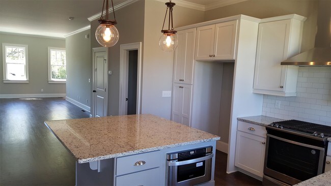 Building Photo - 121 Holcomb Bridge Rd