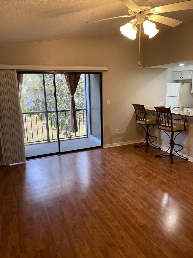 Building Photo - Spacious 2-Bedroom, 2-Bathroom Condo for Rent in Altamonte Springs, FL