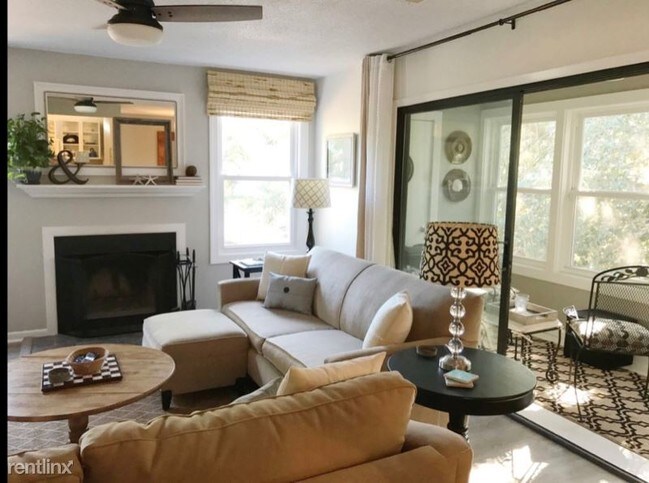 Foto del edificio - 1142 Village Creek Ln