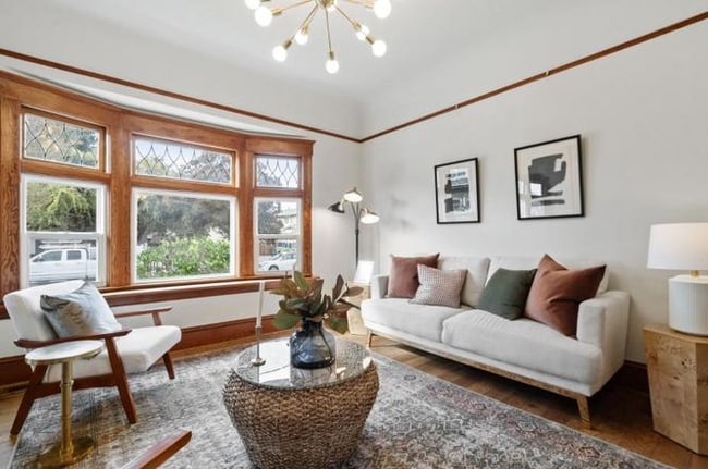 Building Photo - 340 Florence St