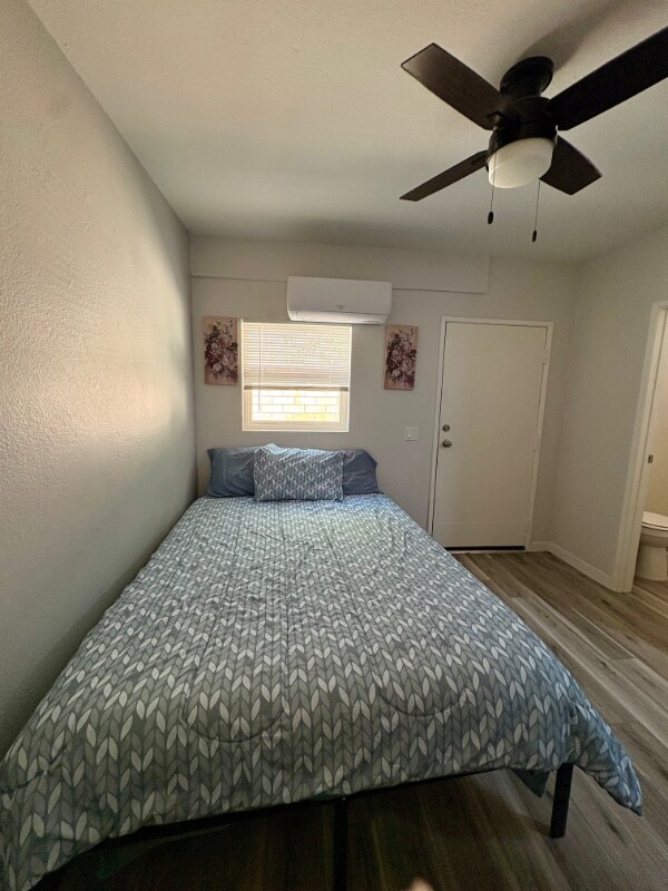 Building Photo - 28409 Victoria Rd