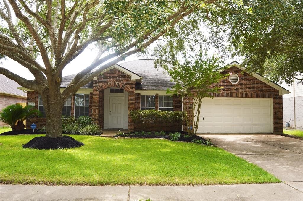 Foto principal - 23035 S Waterlily Dr