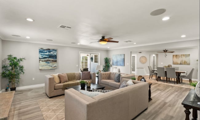 Photo - 1322 E Elsmere Dr House