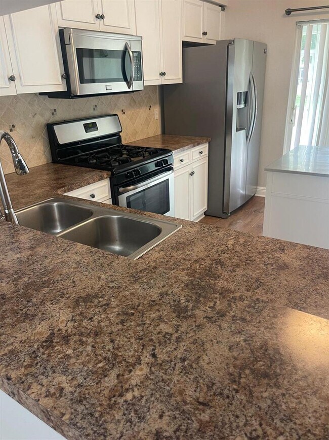 Foto del edificio - 8021 Sanibel Dr
